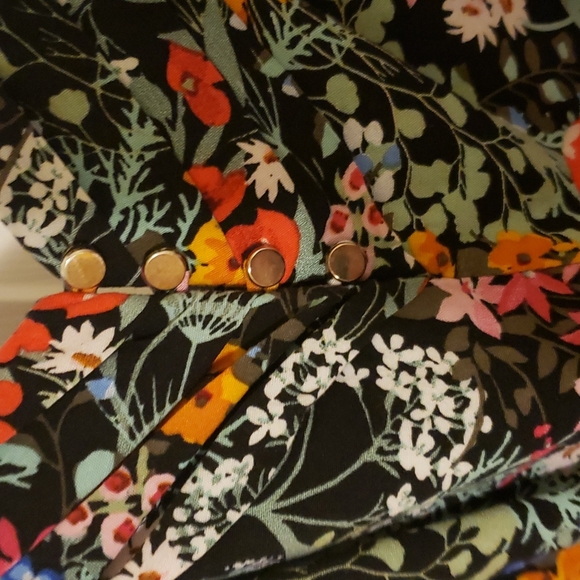 Sweetheart Neckline Floral Dress - Picture 2 of 5